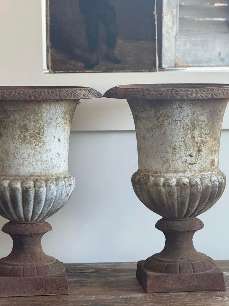 Antieke Franse Tuinvazen / Louvre Vazen - Gietijzer, Ophalen, Gebruikt