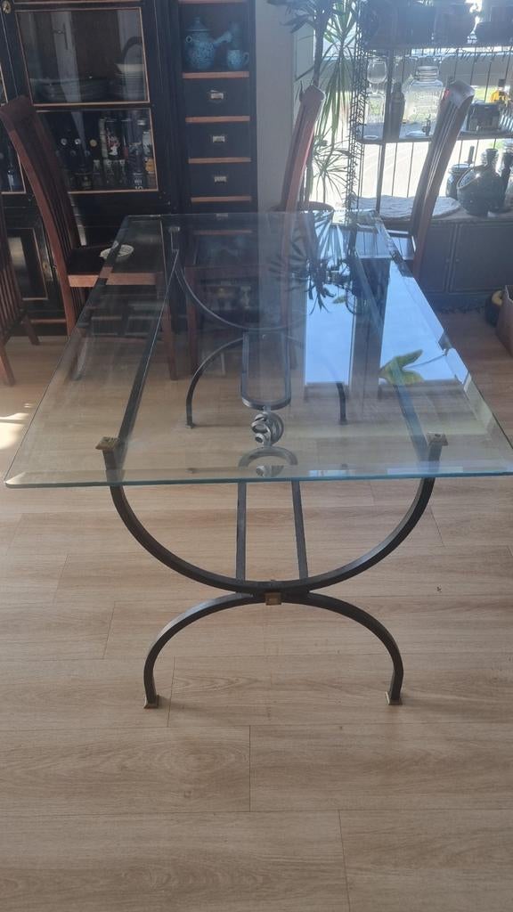 Tafel: Smeedijzeren frame met glazen blad & 6 houten stoelen, Ophalen of Verzenden, Gebruikt, Rechthoekig, 50 tot 100 cm