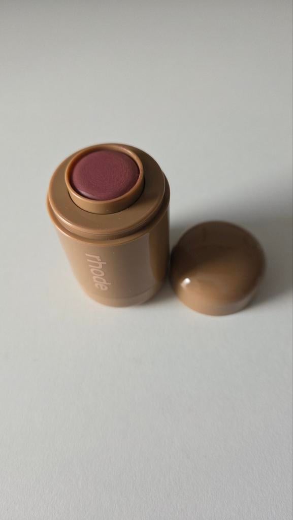 Rhode pocket blush Sleepy Girl - zgan, Sieraden, Tassen en Uiterlijk, Uiterlijk | Cosmetica en Make-up, Ophalen, Zo goed als nieuw