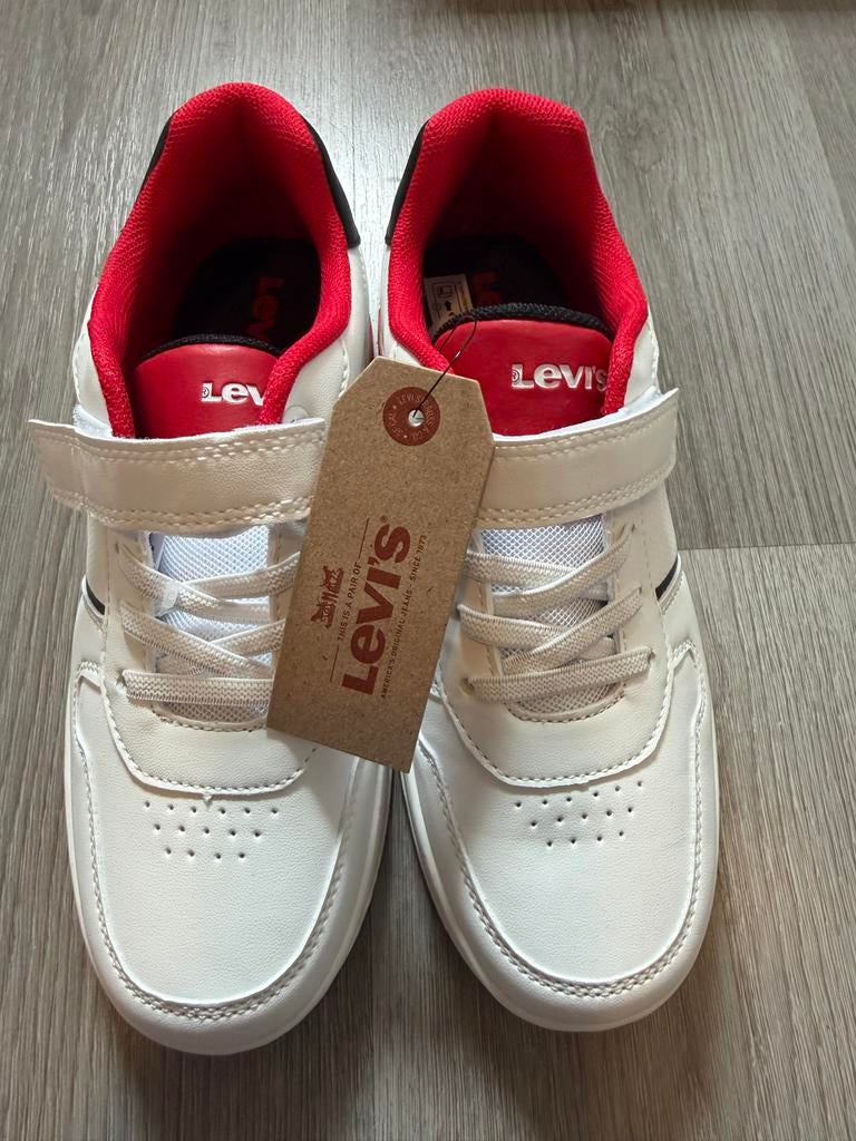 Nieuwe Levi's jongensschoenen maat 35, Ophalen, Nieuw, Wit, Sneakers of Gympen