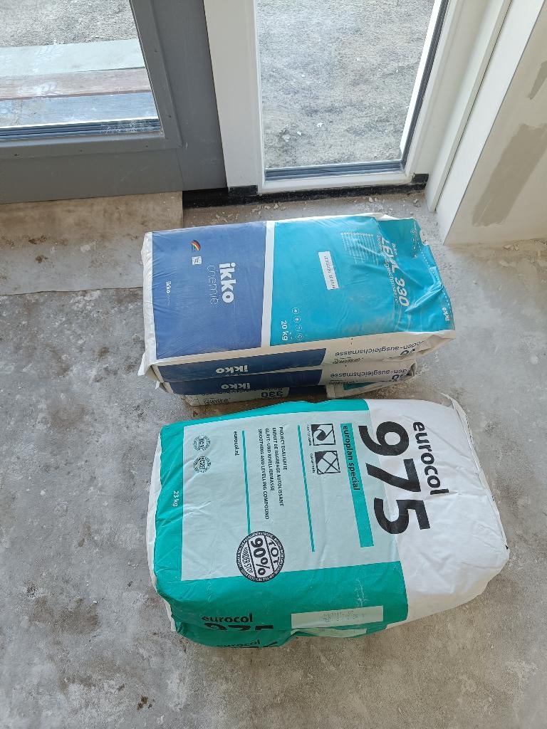 5 zakken egaline. Vaste prijs 80 euro., 50 tot 150 cm, Nieuw, Ophalen of Verzenden, 10 m² of meer