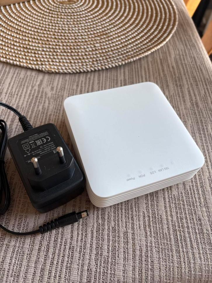Optical Network Terminal (ONT) - Nieuw in doos, Computers en Software, Routers en Modems, Nieuw, Router, Ophalen