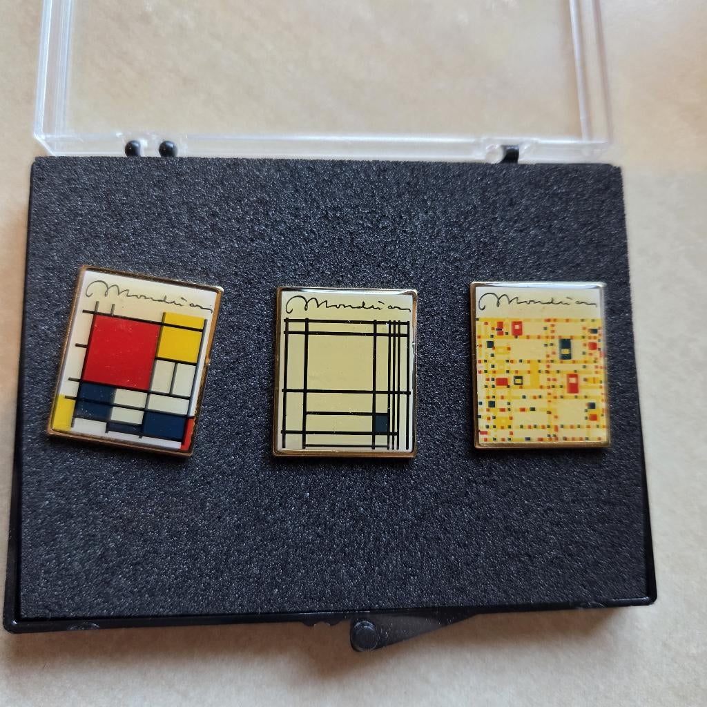Piet Mondriaan Schilder Kunst Den Haag pin setje, Gebruikt, Niet vindbaar, Niet vindbaar, Speldje of Pin