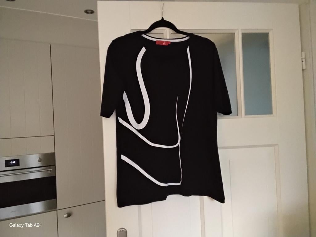 SPORT SHIRT      Lea  H      maat     L, Kleding | Dames, Ophalen of Verzenden, Zo goed als nieuw, Maat 38/40 (M), Zwart