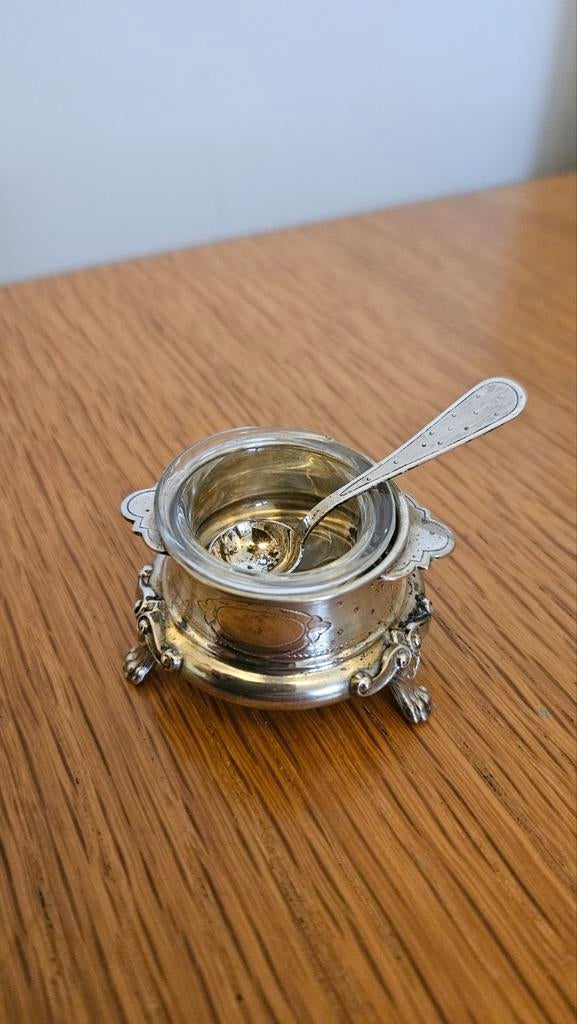 Zilveren zoutvaatje met lepeltje, Antiek en Kunst, Ophalen of Verzenden