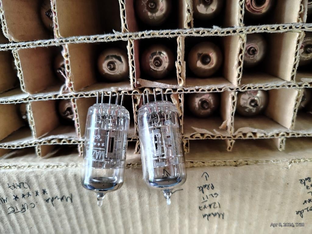 Zeldzame Mazda NOS ECC81/83 NOS ECC82 Siemens, Ophalen of Verzenden, Buis of Buizen