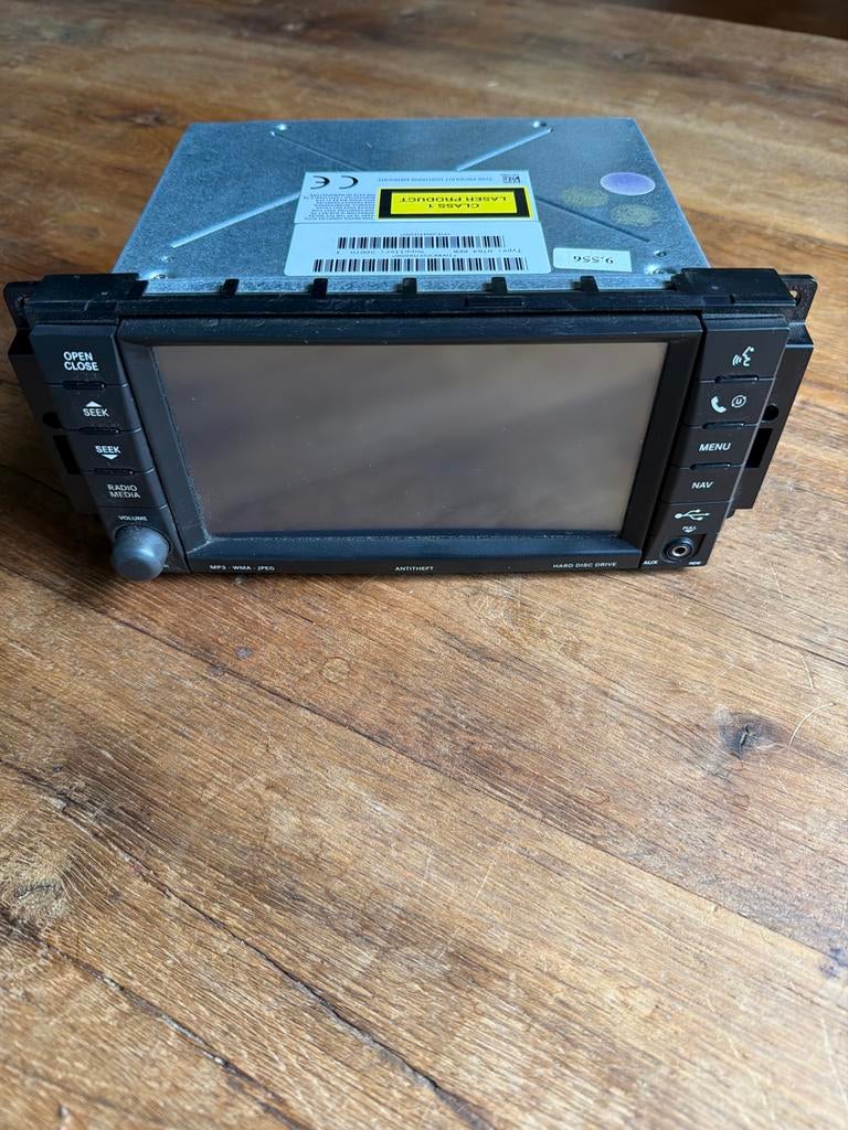 Autoradio met navigatie en harde schijf - head-unit, Auto diversen, Ophalen of Verzenden, Zo goed als nieuw