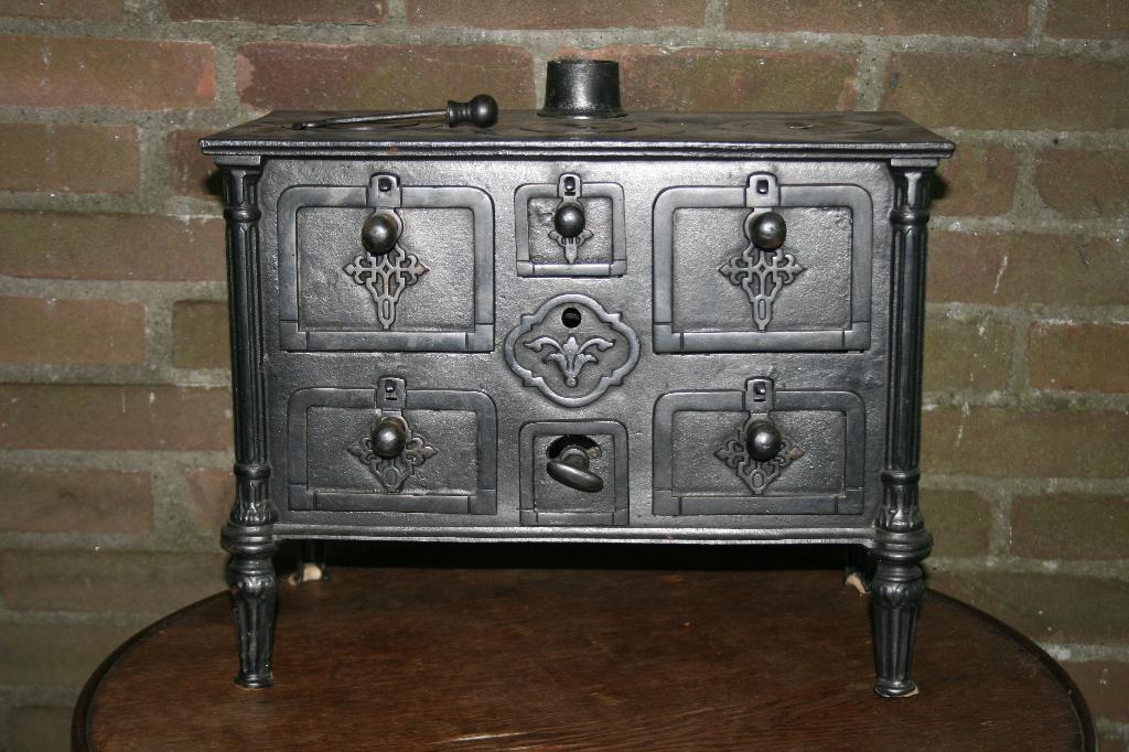 Antiek gietijzeren kinder fornuis kinder oven, Antiek en Kunst, Antiek | Speelgoed, Ophalen of Verzenden