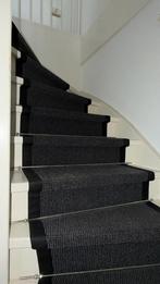 Sjieke traploper met roedes voor 15 treden, 200 cm of meer, Zo goed als nieuw, Grijs, Rechthoekig