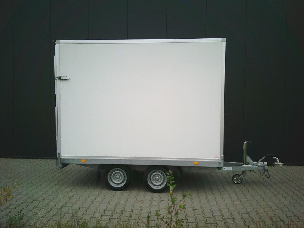 Gesloten plateauwagen met achterklep. 305x180x210 cm. Hapert, Gebruikt, Ophalen, Niet ingevuld, Niet ingevuld