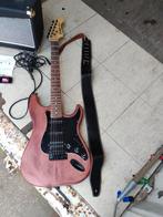FAZLEY ELECTRISCHE GITAAR MET SPEAKER, RIEM EN OPBERGTAS, Ophalen, Zo goed als nieuw, Solid body, Overige merken