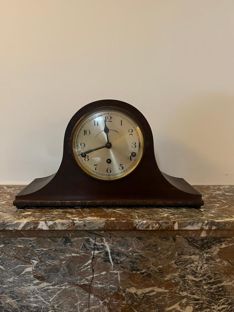 Antieke mechanische schoorsteenklok (Kienzle of Junghaus), Antiek en Kunst, Antiek | Klokken, Ophalen of Verzenden