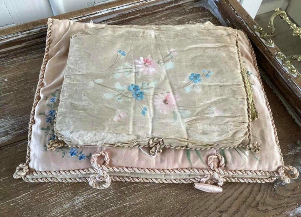 Antieke sleetse lingeriehoes, Ophalen of Verzenden