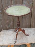 Antieke houten bijzettafel met leren blad, Ophalen of Verzenden