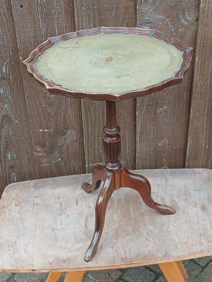 Antieke houten bijzettafel met leren blad, Antiek en Kunst, Antiek | Meubels | Tafels, Ophalen of Verzenden