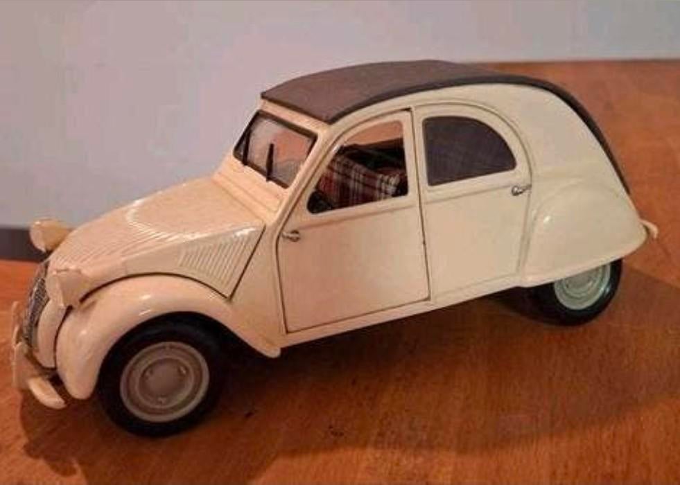 Modelauto Citroën 2CV 1952 - Crème met grijs dak, Hobby en Vrije tijd, Modelauto's | 1:43, Ophalen of Verzenden