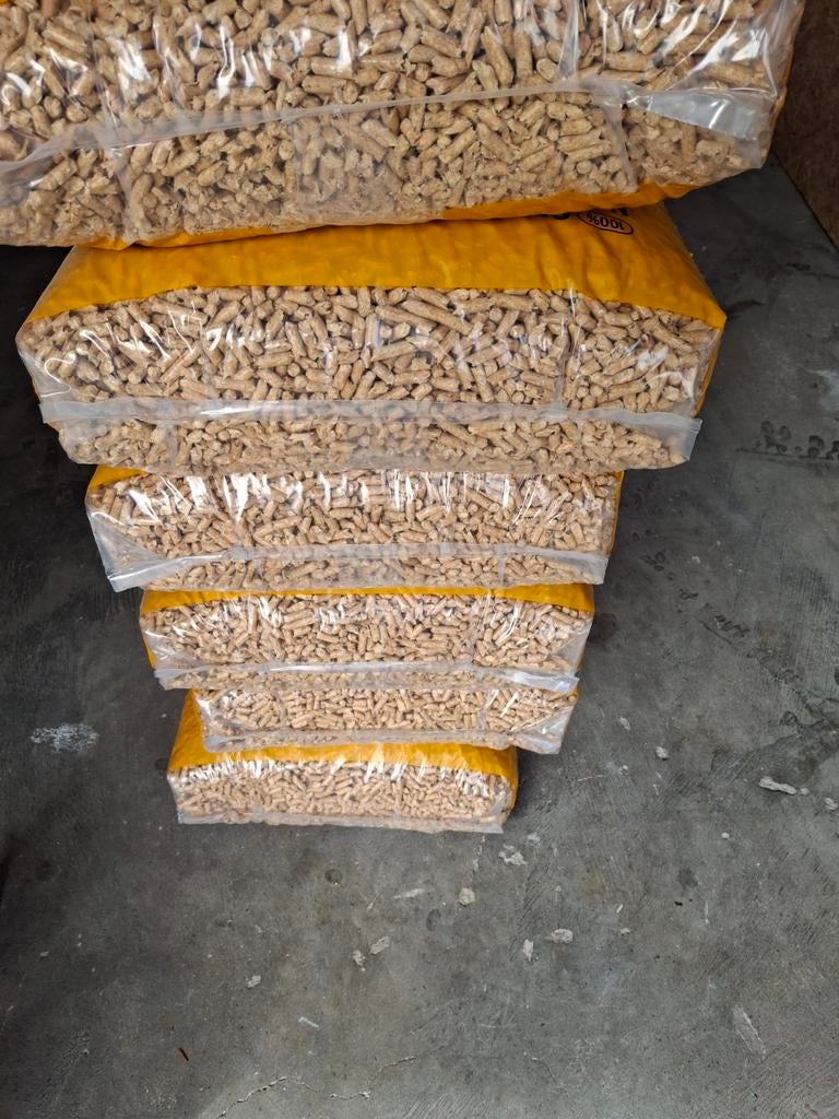 Hoogwaardige Pelletkorrels - 15 kg zakken - A1 kwaliteit, Tuin en Terras, Haardhout, Ophalen