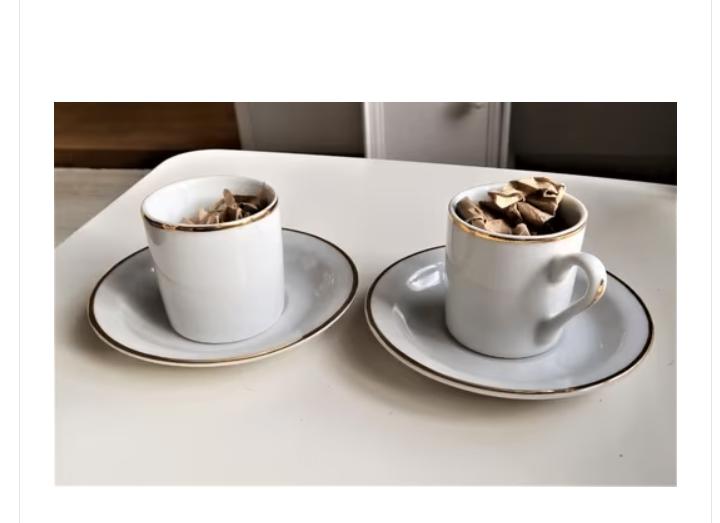 set van 2 nieuwe wit/goudkleur espresso koppen/schotels, Ophalen of Verzenden