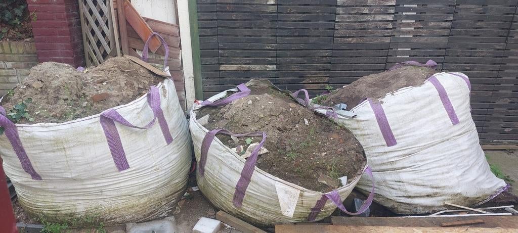 Gratis 3 grote zakken tuinaarde, Ophalen, Tuinaarde