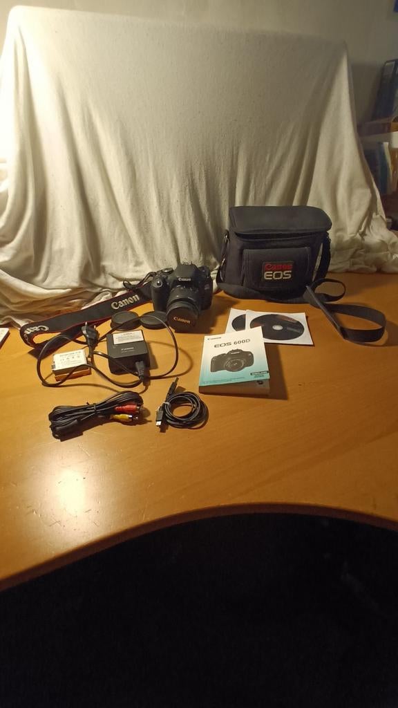 Canon EOS 600D met 18-55 lens en accessoires, Audio, Tv en Foto, Fotocamera's Digitaal, Ophalen of Verzenden, Zo goed als nieuw