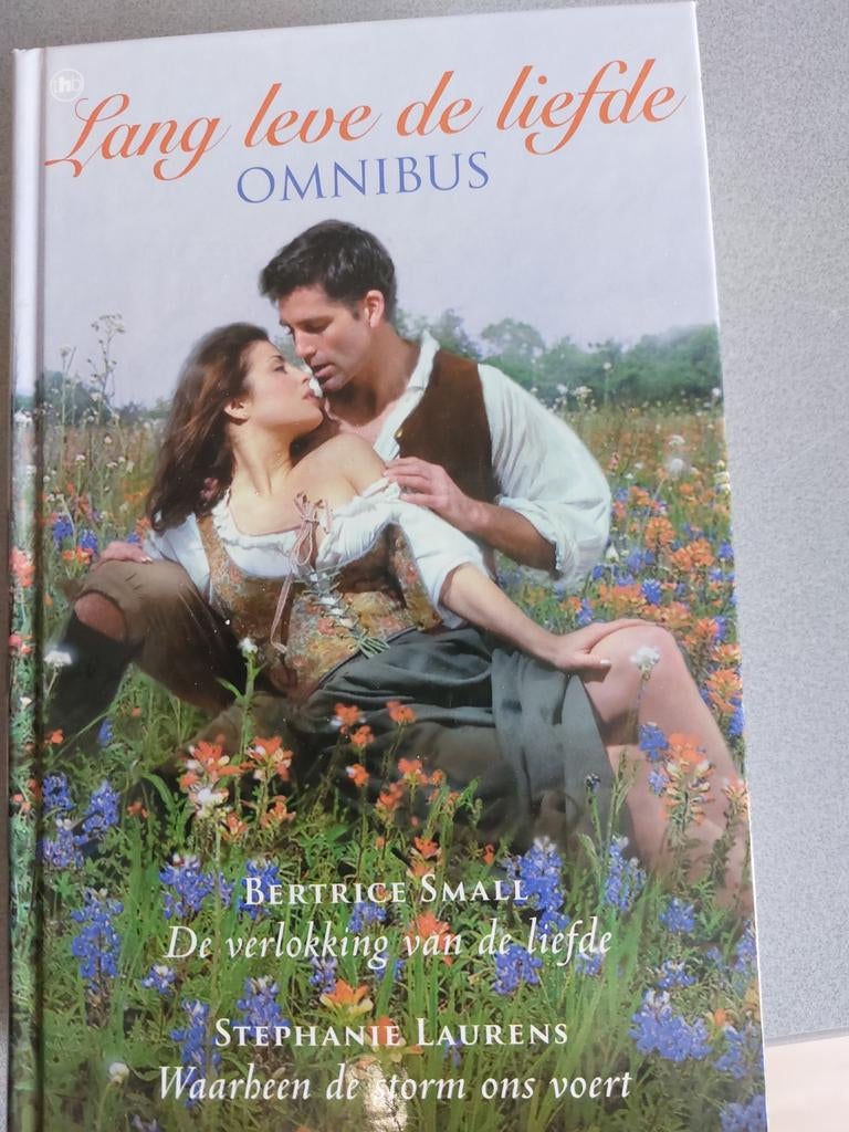 Lang leve de liefde omnibus, Boeken, Streekboeken en Streekromans, Zo goed als nieuw, Ophalen of Verzenden