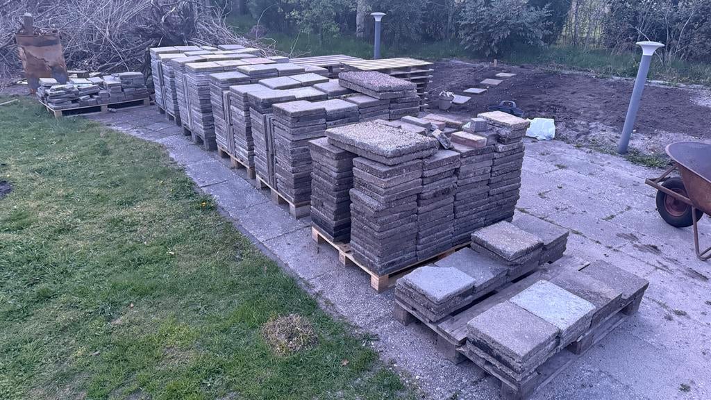 Grote partij stoeptegels - Ideaal voor terras of pad, Tuin en Terras, Tegels en Klinkers, Ophalen, Gebruikt, 10 m² of meer, Beton