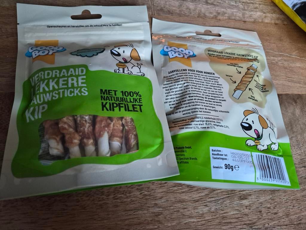 Honden eten  €2 per zak. €3 voor 2zak., Ophalen