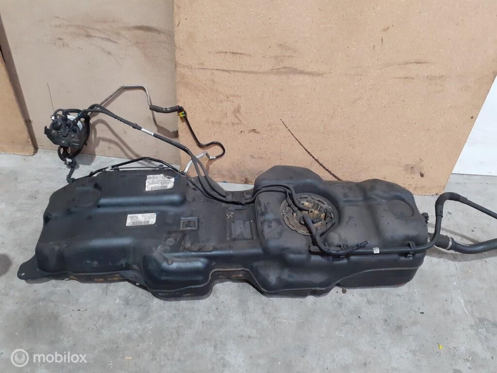 Brandstoftank Land Rover Discovery 4 Diesel Tank  3.0, Auto-onderdelen, Land Rover, Ophalen of Verzenden, Gebruikt, Land Rover