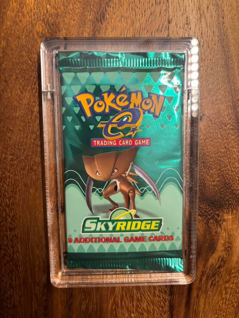 Pokemon sealed vintage skyridge booster pack kabutops, Ophalen of Verzenden, Zo goed als nieuw