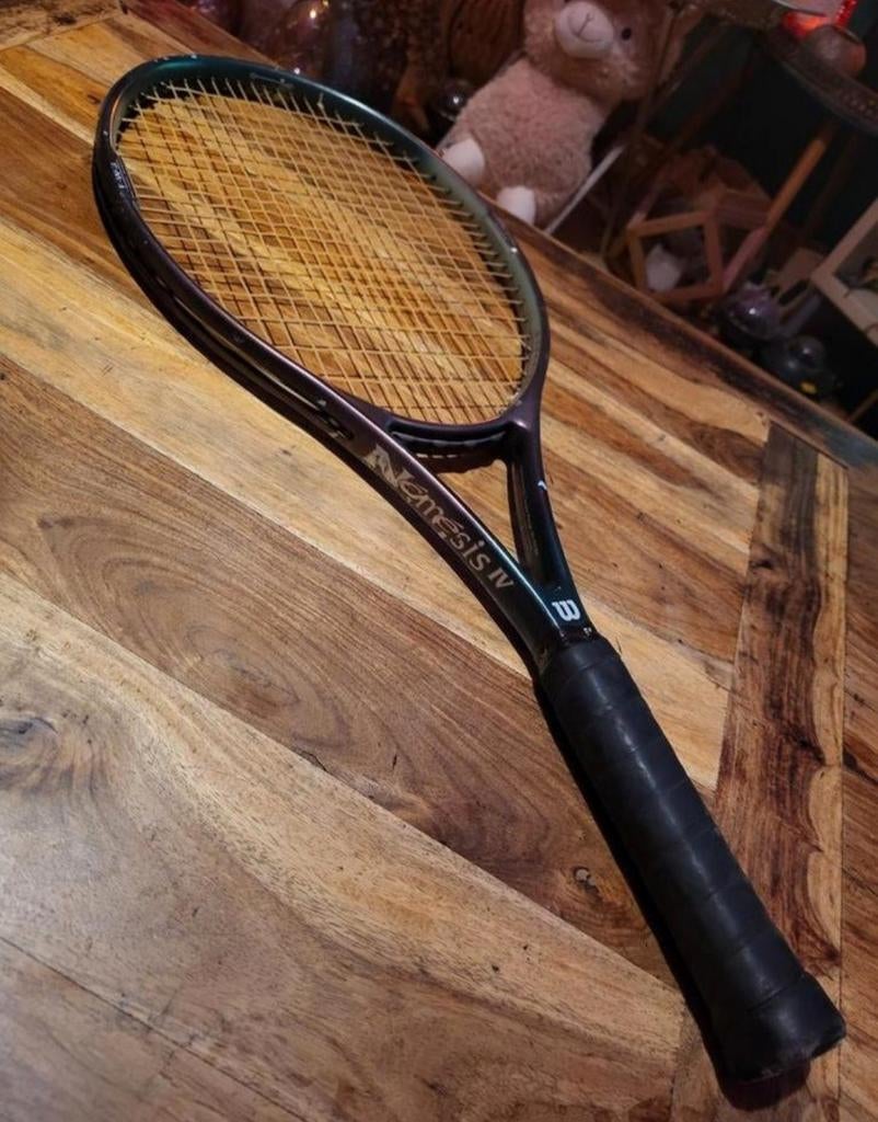 Vintage Wilson Genesis IV 7.6si tennisracket
320 gram L4, Gebruikt, L4, Ophalen of Verzenden, Wilson