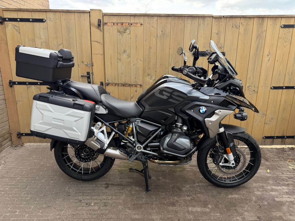 BMW R1250GS ~TRIPLE BLACK~ spaakwielen ~kofferset~ 12.460km, Handvatverwarming, 2 cilinders, Occasion, 1254 cc