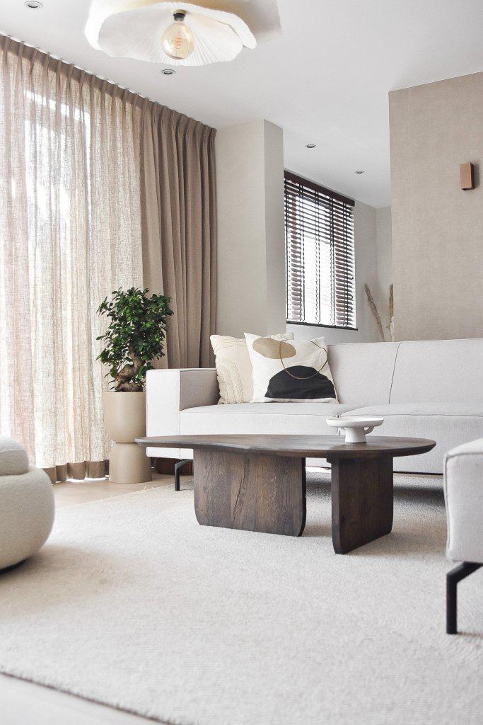 Massief eiken salontafel (organische vorm), Huis en Inrichting, Ophalen, 100 tot 150 cm, Eikenhout, Nieuw