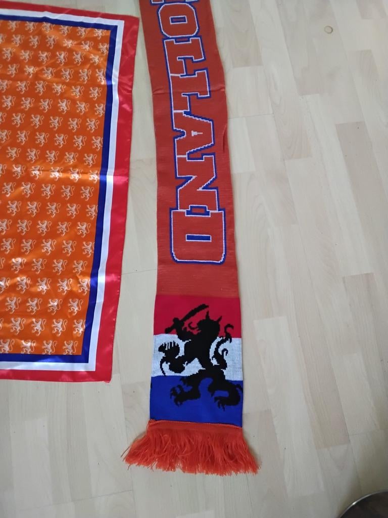 HOLLAND SJAAL + Das, Ophalen, Zo goed als nieuw