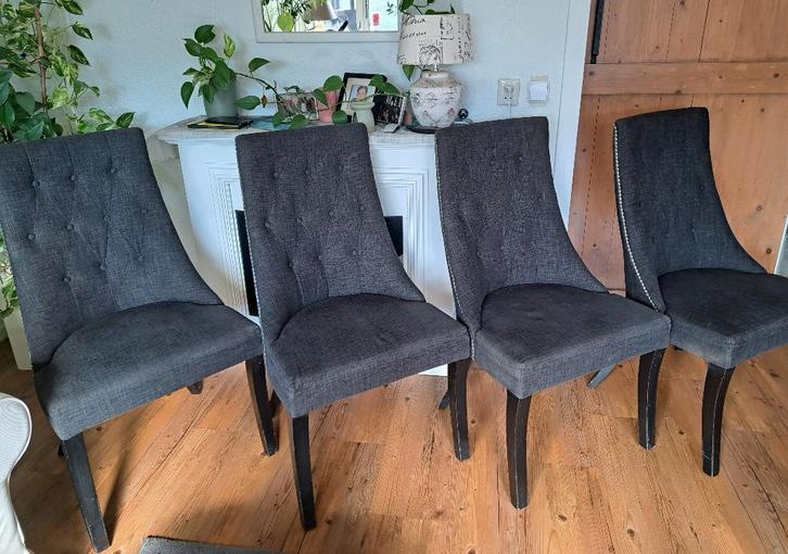 Stoelen – elegante donkergrijze eetkamerstoelen, Huis en Inrichting, Stoelen, Gebruikt, Vijf, Zes of meer stoelen, Hout, Stof
