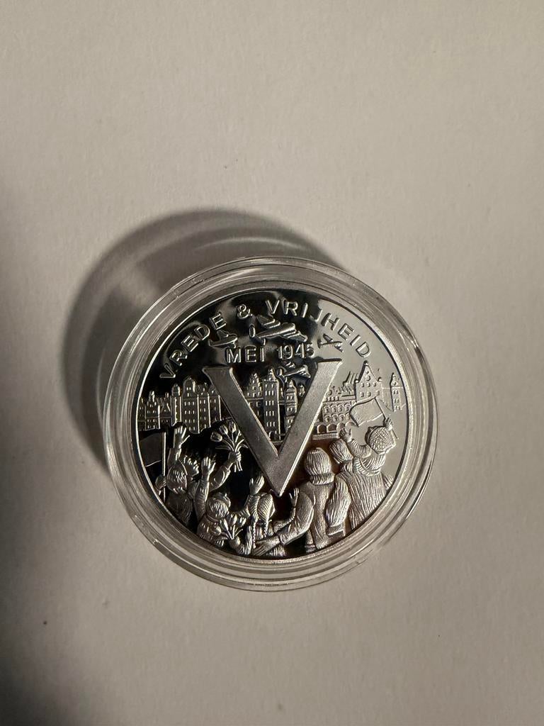 ️ Herdenkingsmunt 80 jaar Vrede & Vrijheid (verzilverd), Ophalen of Verzenden, Zilver