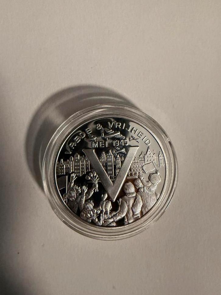️ Herdenkingsmunt 80 jaar Vrede & Vrijheid (verzilverd), Postzegels en Munten, Edelmetalen en Baren, Zilver, Ophalen of Verzenden
