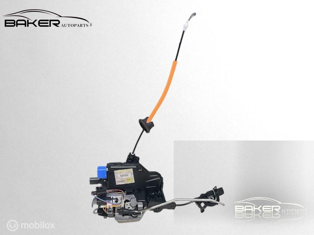 Deurslot mechaniek Linksvoor Audi A8 D3 5.2 S8 ('02-'10), Audi, Gebruikt, Audi, Ophalen of Verzenden