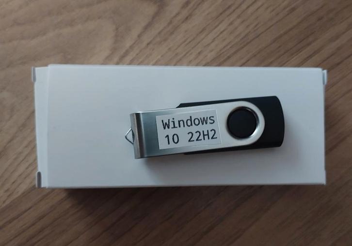 Windows 10 NL versie 22H2 installatie bestanden op USB stick, Computers en Software, Besturingssoftware, Nieuw, Windows, Verzenden