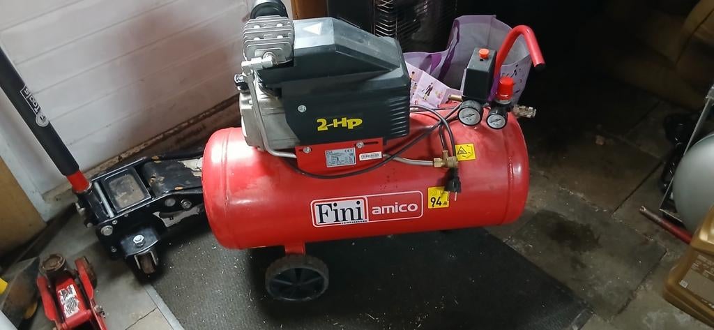Fini Amico Compressor 8 bar 50 liter - Werkt goed, Doe-het-zelf en Verbouw, Compressors, Ophalen, Gebruikt, 6 tot 10 bar, Minder dan 200 liter/min