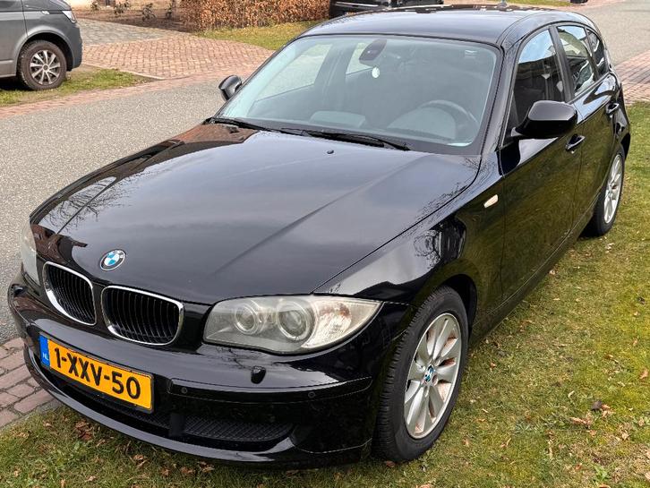 BMW 1-Serie 2.0 118I 5DR 2011 Zwart, Auto's, BMW, Particulier, 1-Serie, ABS, Airbags, Airconditioning, Bluetooth, Boordcomputer