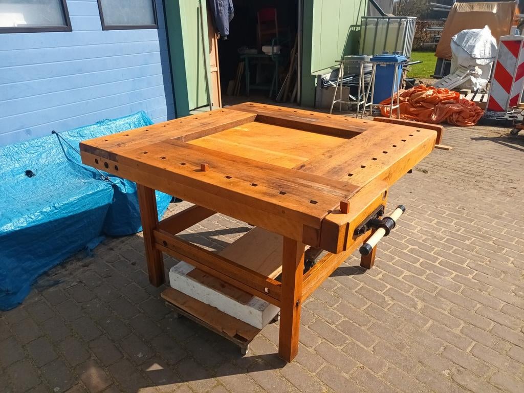 Robuuste Nooitgedagt werkbank met bankschroef, Ophalen of Verzenden, Gebruikt, 120 tot 170 cm, Bankschroef