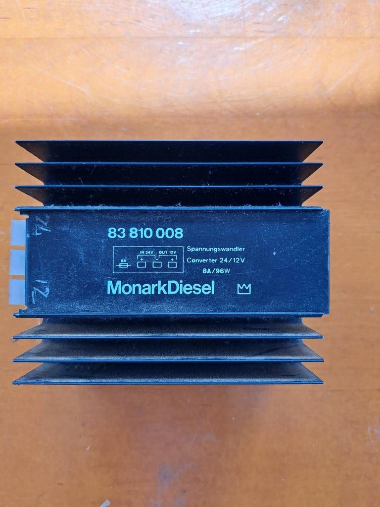 MonarkDiesel 83810008 omvormer 24/12V 8A/96W, Ophalen of Verzenden, Gebruikt