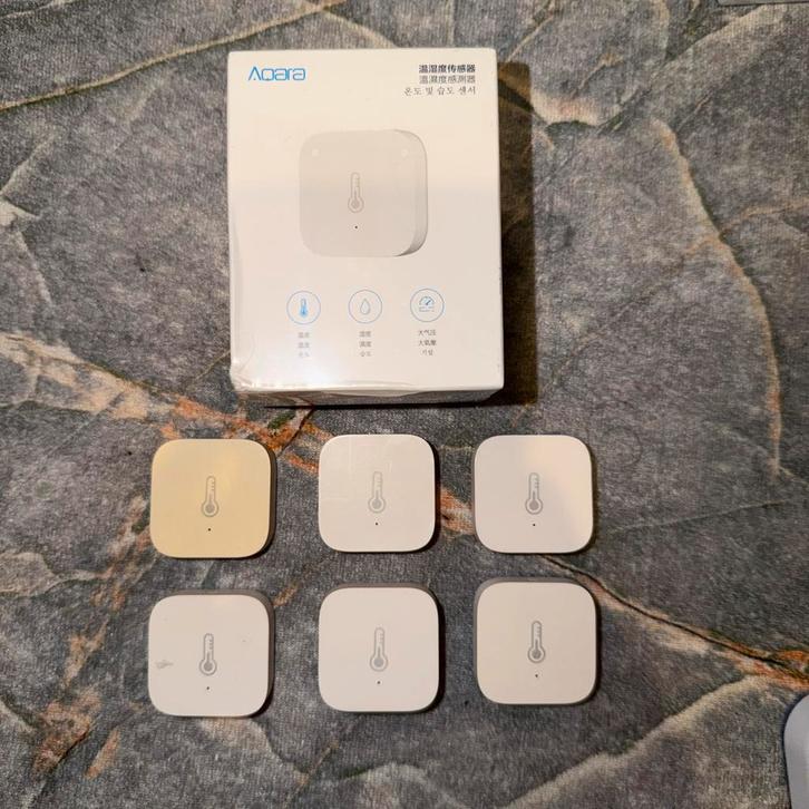 7x Aqara Temperatuur- en Vochtigheidssensor, Huis en Inrichting, Woonaccessoires | Thermometers, Zo goed als nieuw, Binnenthermometer