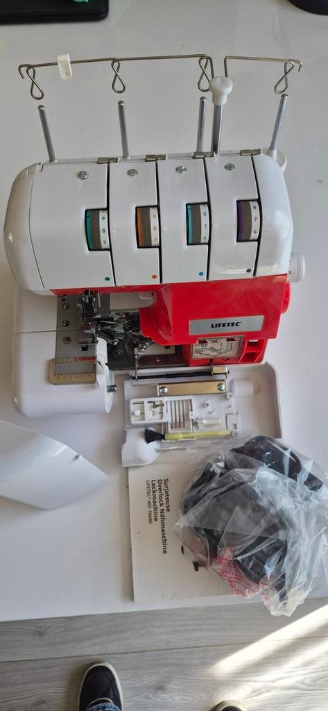 Lifetec/medion overlock naaimachine., Ophalen of Verzenden, Zo goed als nieuw, Naaimachine, Overige merken