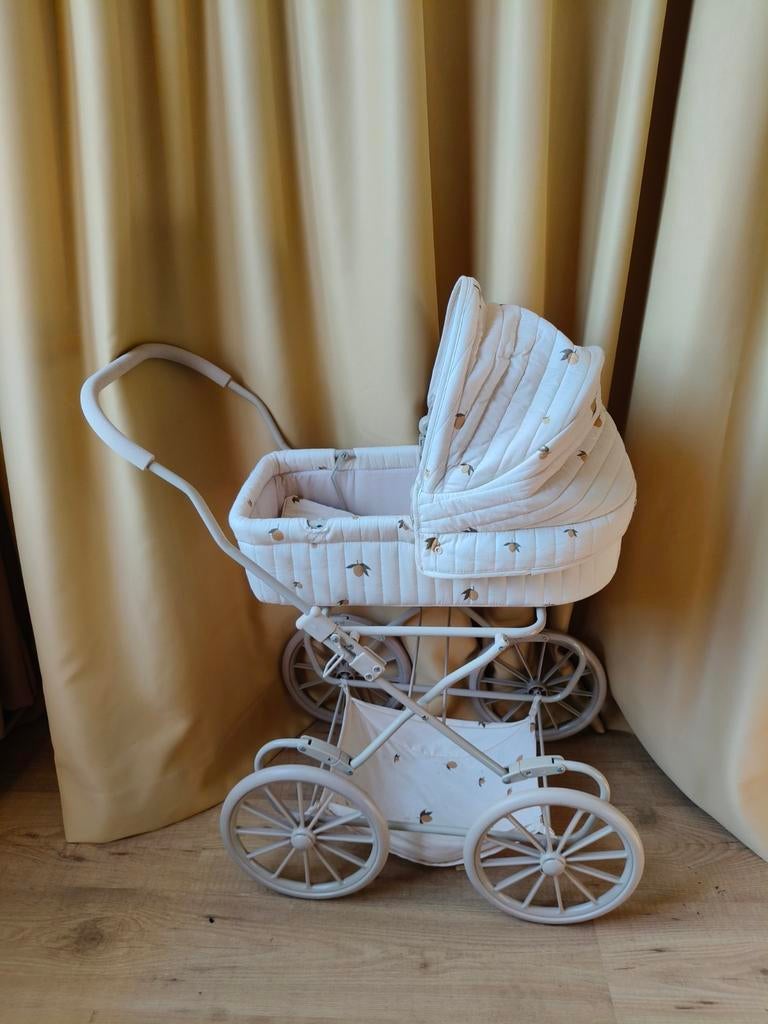 Konges Slojd Poppenwagen Lemon - Kinderwagen voor poppen, Kinderen en Baby's, Speelgoed | Poppen, Ophalen of Verzenden, Zo goed als nieuw