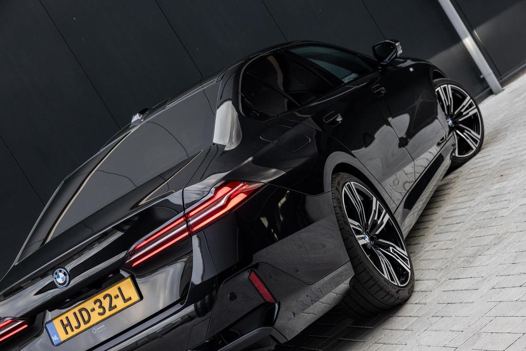 BMW 5-serie 550e xDrive | SOH 95,6% | M-Sport | Comfortstoel, Auto's, Automaat, Stof, Gebruikt, 2000 kg