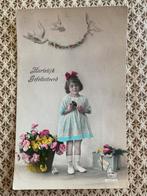 1925 Meisje met cadeautjes en bloemen (NN), Ophalen of Verzenden, 1920 tot 1940, Gelopen, Kinderen