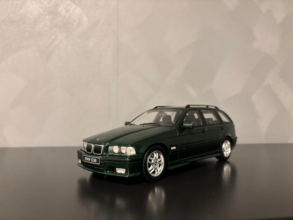 BMW E36 touring Ottomobile 1:18, Hobby en Vrije tijd, Modelauto's | 1:18, Ophalen of Verzenden, Zo goed als nieuw, OttOMobile