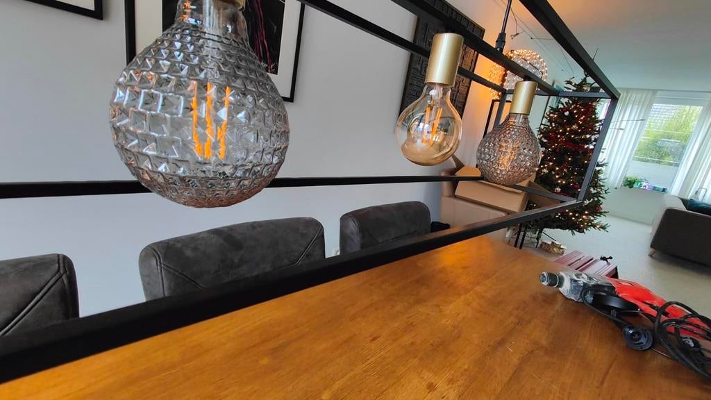 Gratis - Moderne, industriële 'bollen' hanglamp, Huis en Inrichting, Lampen | Hanglampen, Zo goed als nieuw, 75 cm of meer, Ophalen