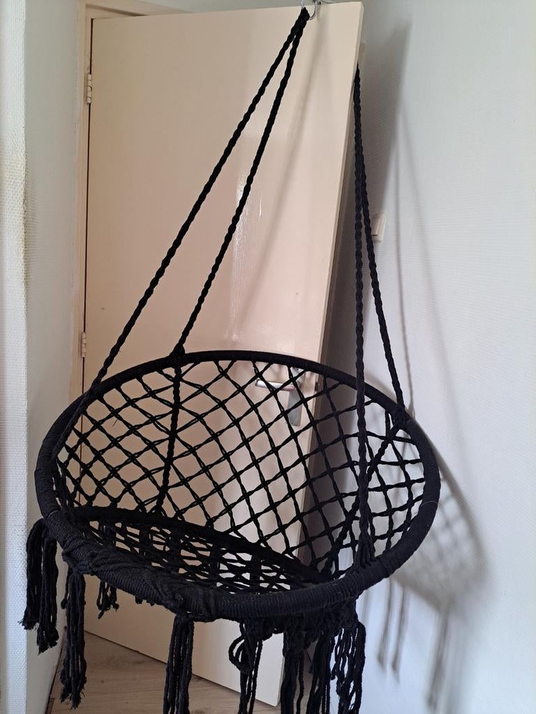 Mooie zwarte schommelstoel / hangstoel met kussen, Huis en Inrichting, Stoelen, Ophalen, Zwart, Zo goed als nieuw, Stof